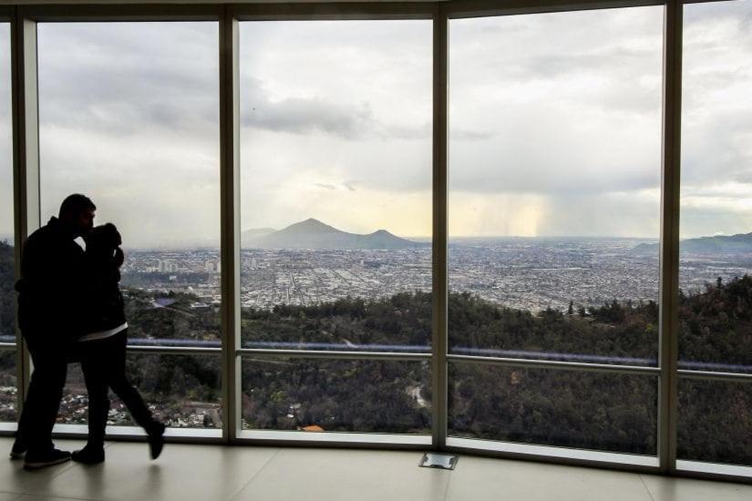 Apartamento Csn2 Ac, 3 Blocks From Moneda Metro Station, And Luxurious