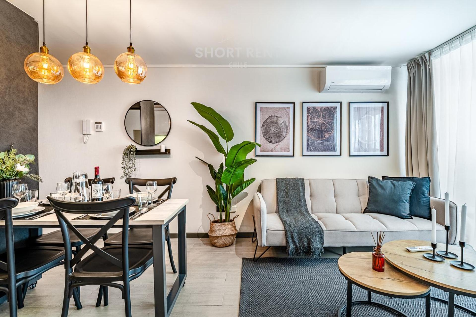 Apartamento Csn2 Ac, 3 Blocks From Moneda Metro Station, And Luxurious Santiago
